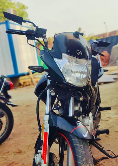 YBR 125 Black Color