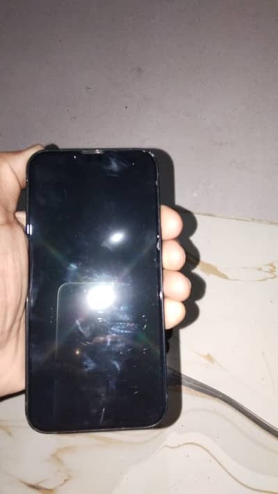 Apple iPhone 13