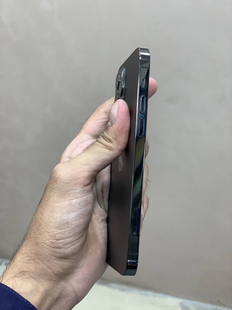Apple iPhone 12 Pro 2