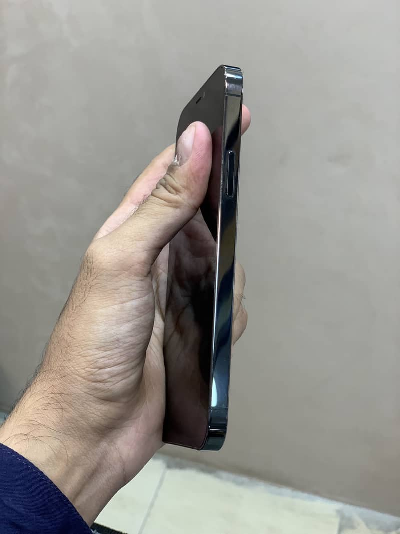 Apple iPhone 12 Pro 4