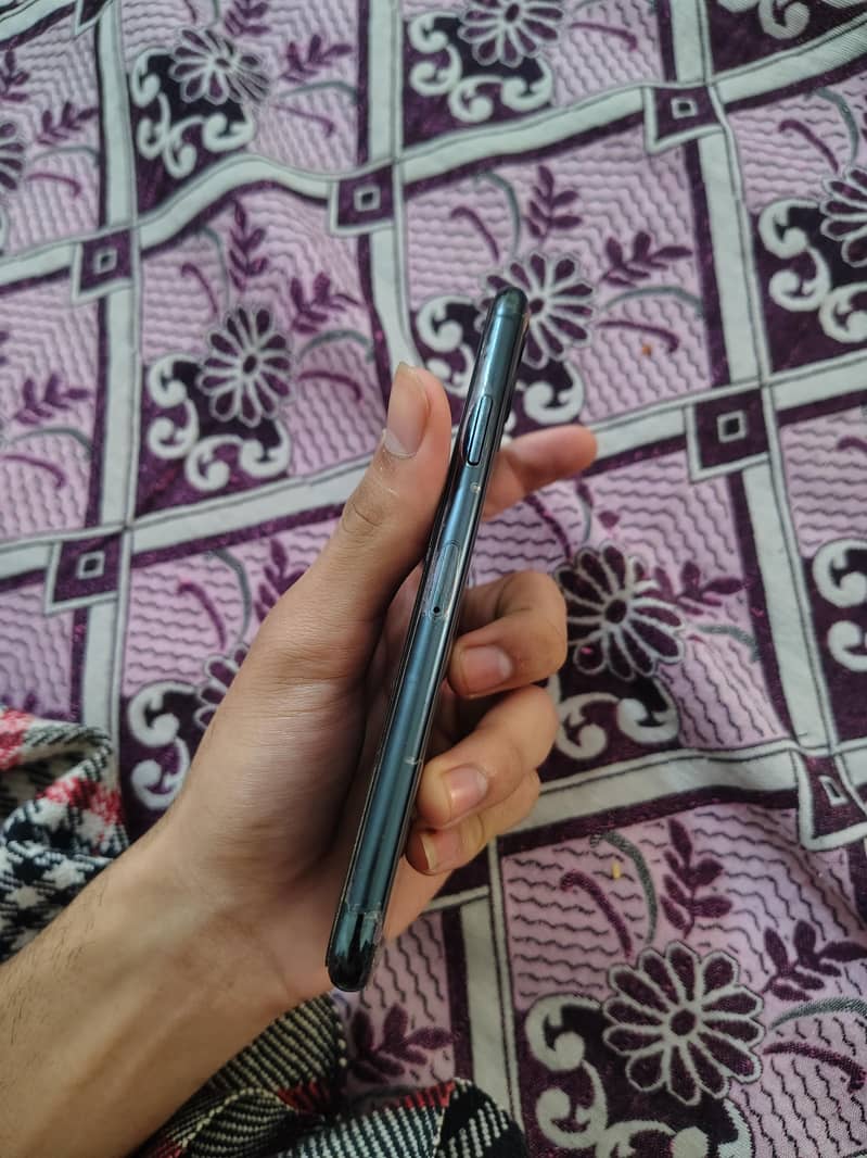 Apple iPhone 11 Pro Max 5