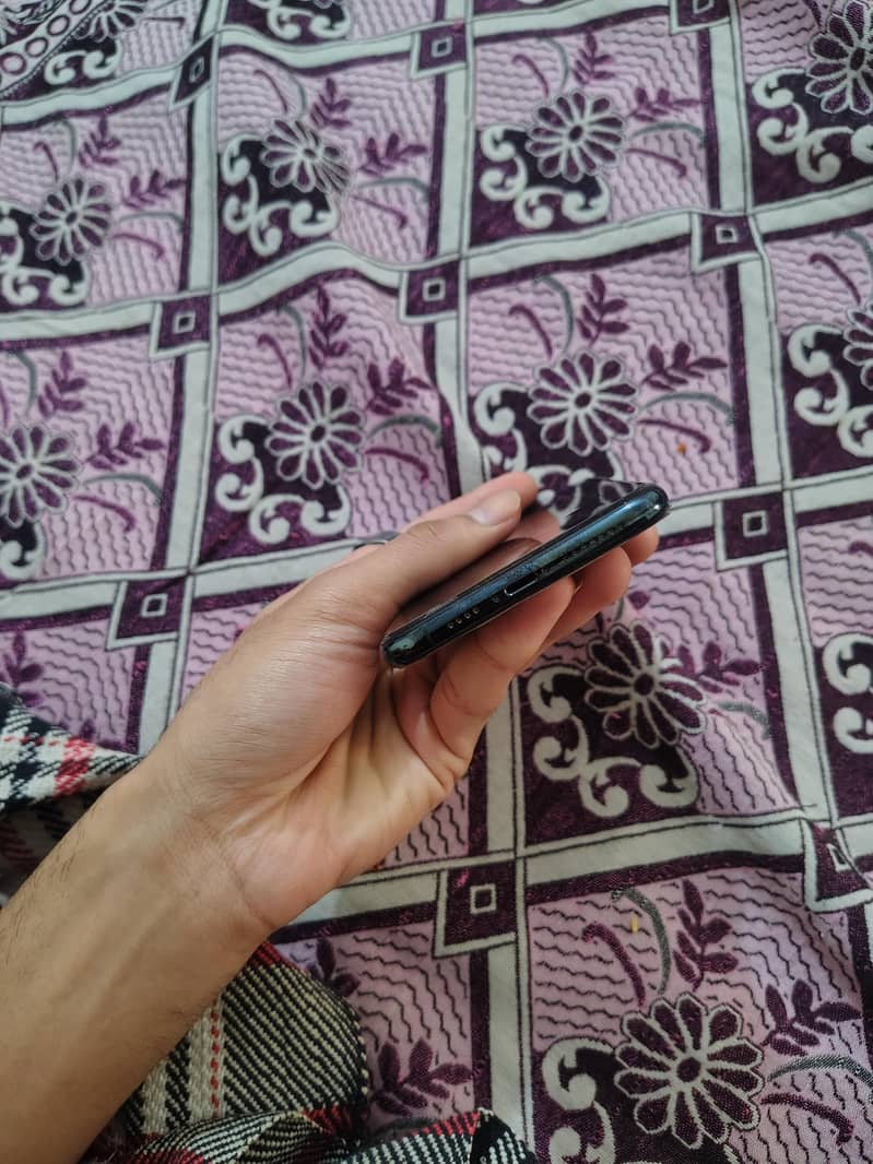 Apple iPhone 11 Pro Max 7