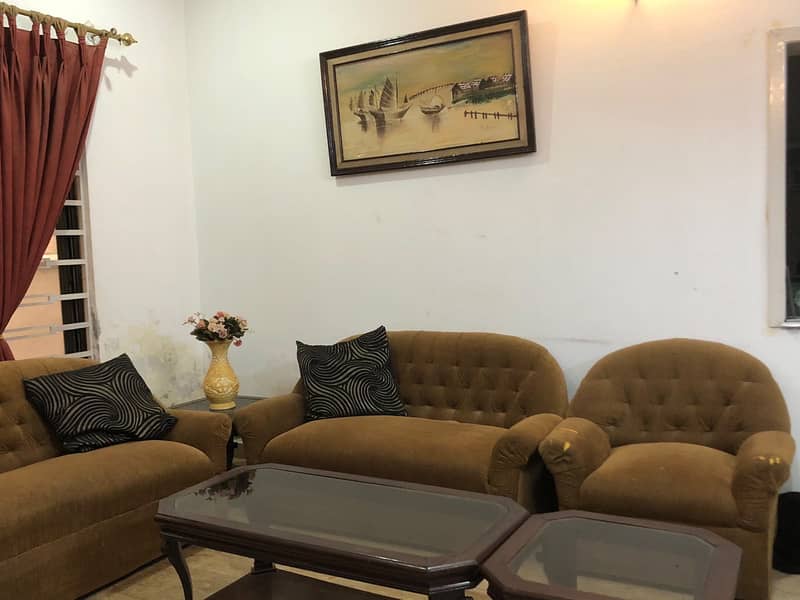 Sofa set + wardrobe 6