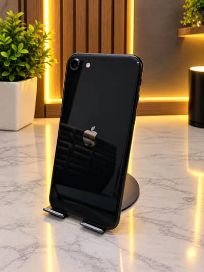 Apple iPhone SE Factory Unlocked Black Color Water pack