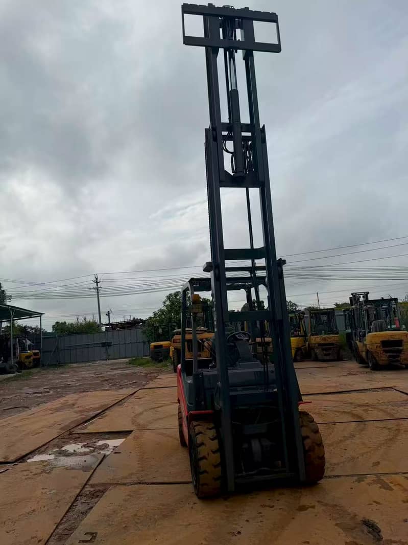 Forklifters 5