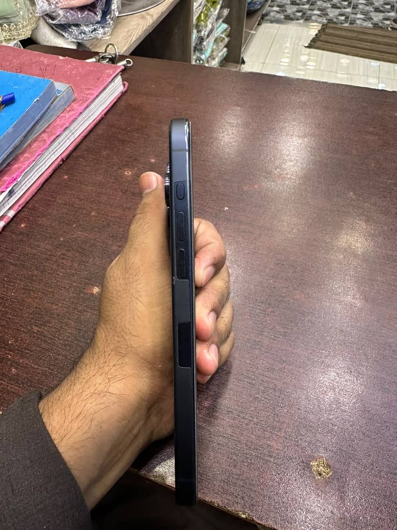 Apple iPhone 15 Pro Max 1