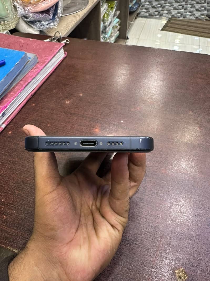Apple iPhone 15 Pro Max 3