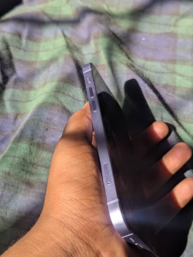 Apple iPhone 12 2