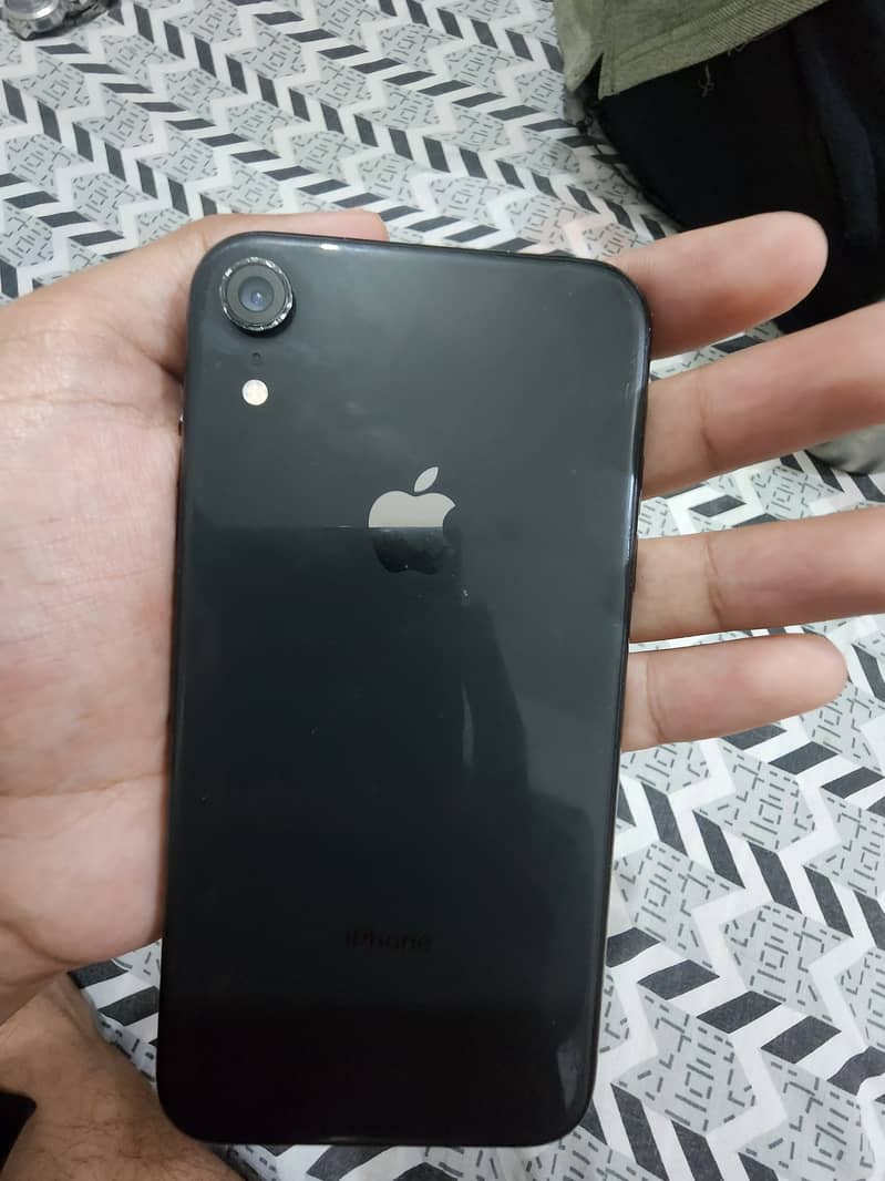 Apple iPhone XR 1