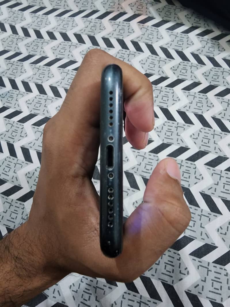 Apple iPhone XR 5