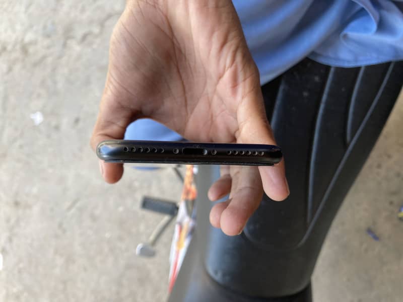 Apple iPhone 7 2