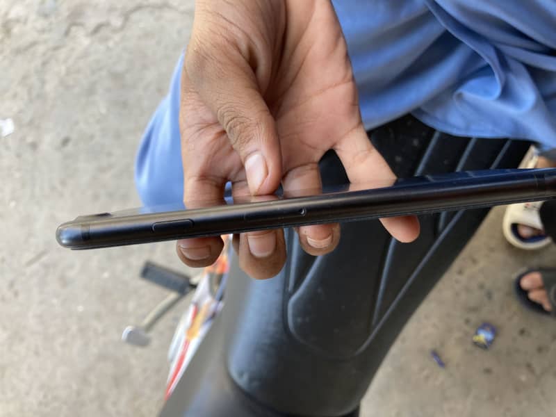 Apple iPhone 7 3