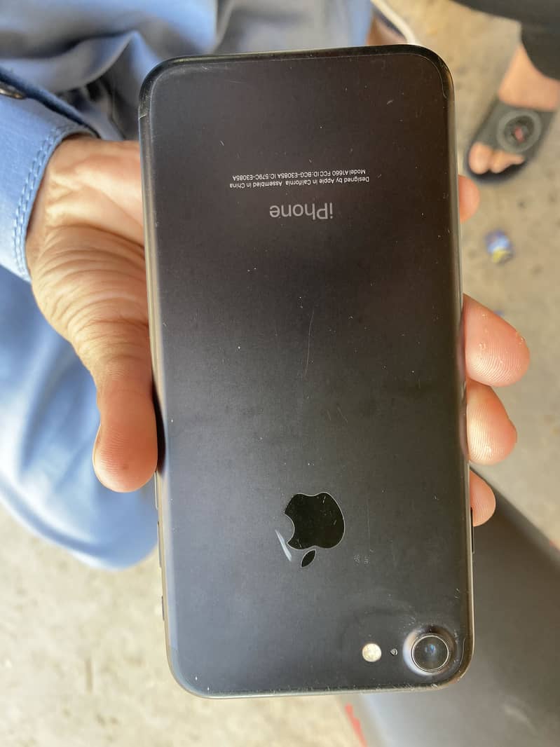 Apple iPhone 7 4