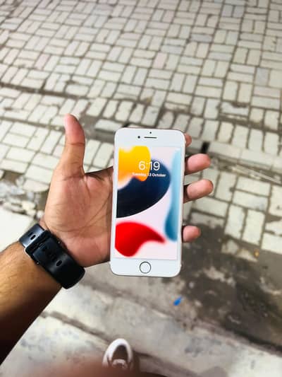 Apple iPhone 7
