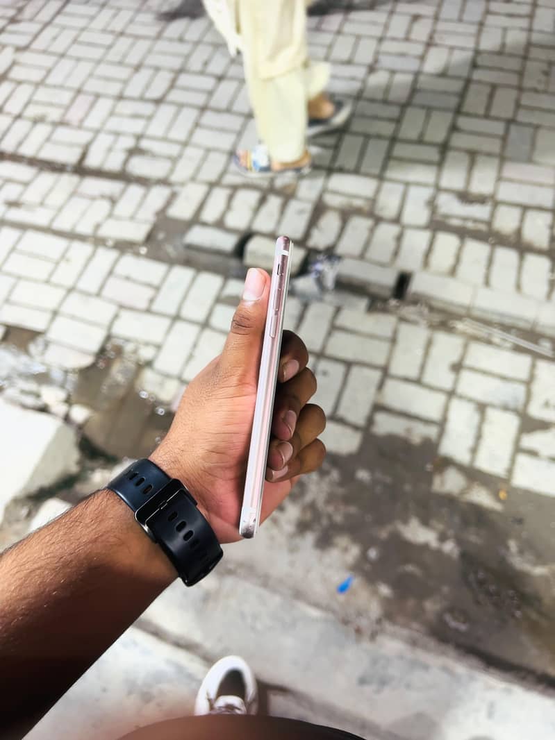 Apple iPhone 7 4