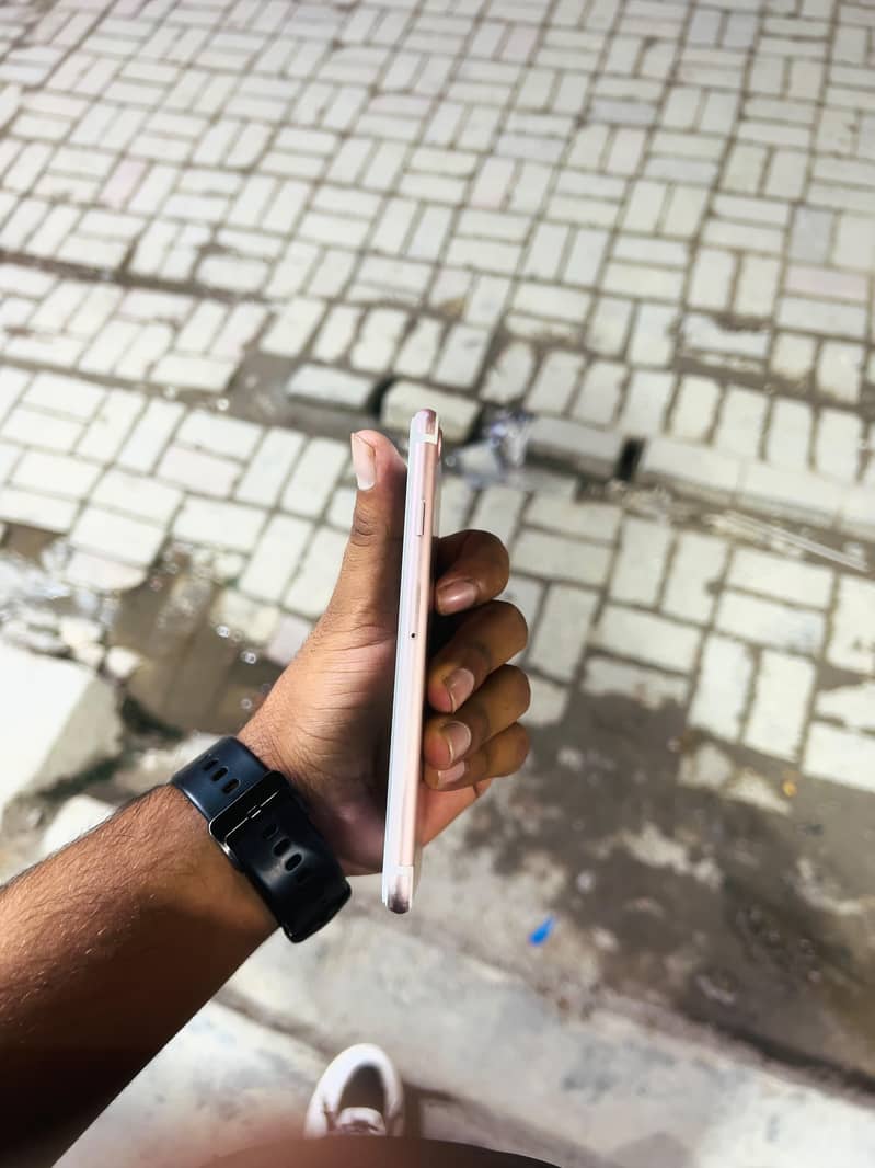 Apple iPhone 7 5