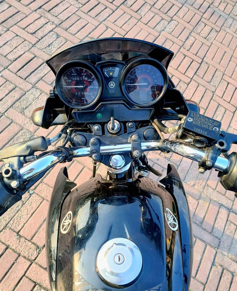 ybr 125 10