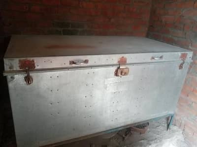 Trunk 6 feet