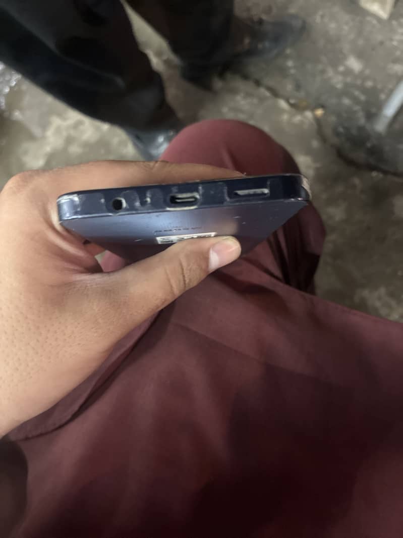 Samsung Mobile A06 4
