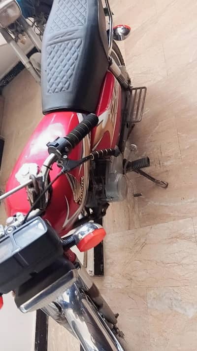 all okay hai 1st owner hai apny naam nhi karwayi hai ab tak engine ok