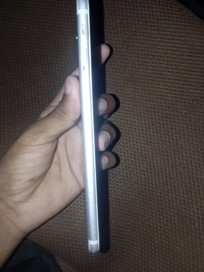 Apple iPhone 6 Plus 2