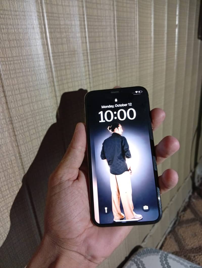 Apple iPhone XS 1