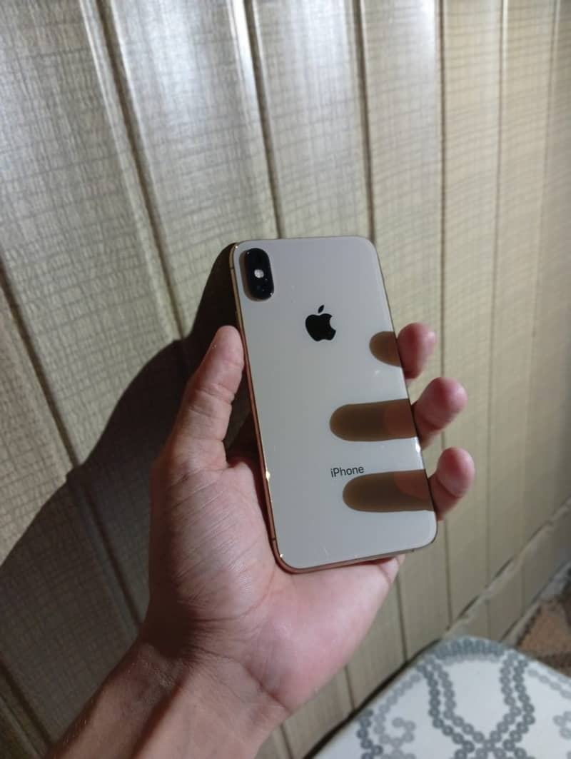 Apple iPhone XS 5