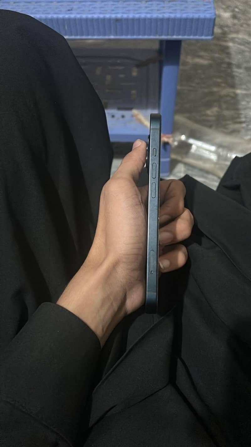 Apple iPhone 13 4