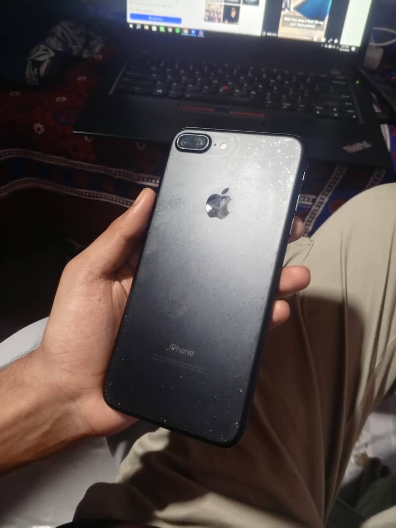 Apple iPhone 7 Plus 2