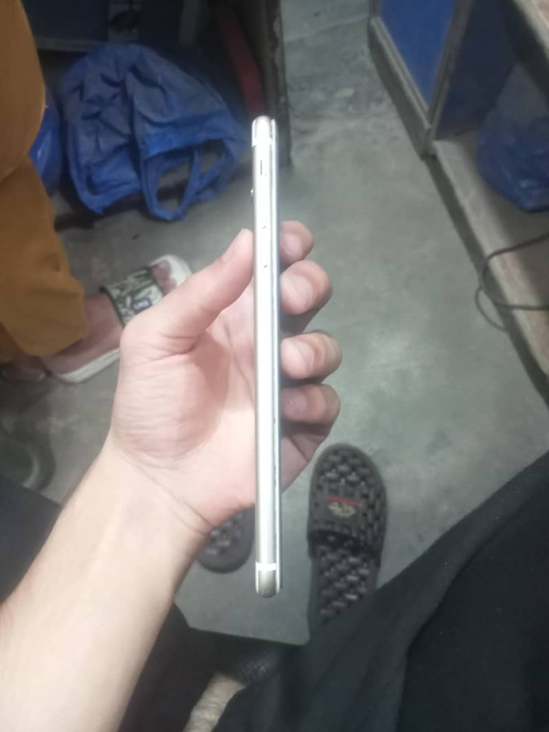 Apple iPhone 6 Plus 3