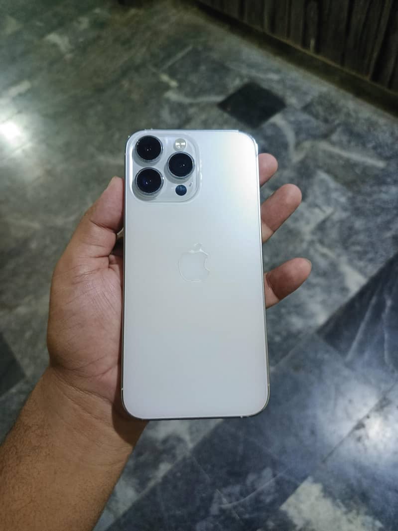 Apple iPhone 14 Pro Max 0