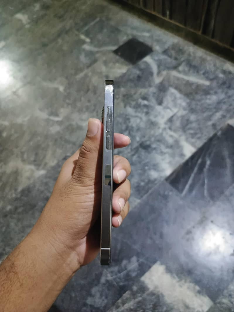 Apple iPhone 14 Pro Max 3