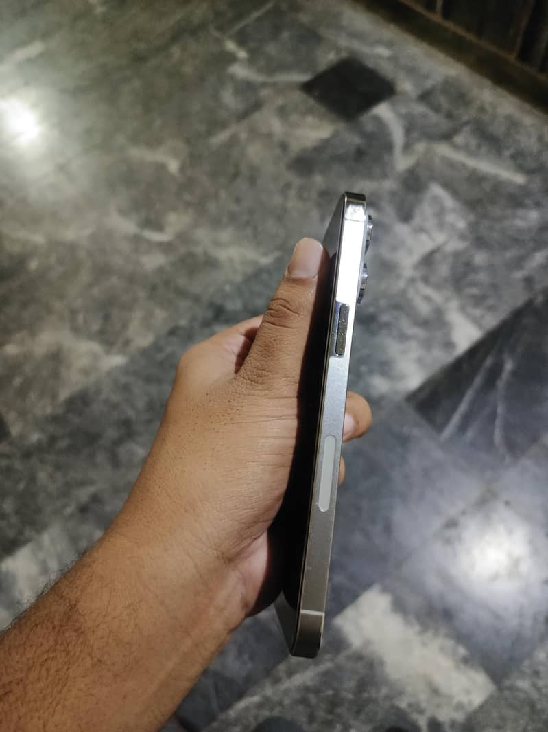 Apple iPhone 14 Pro Max 5
