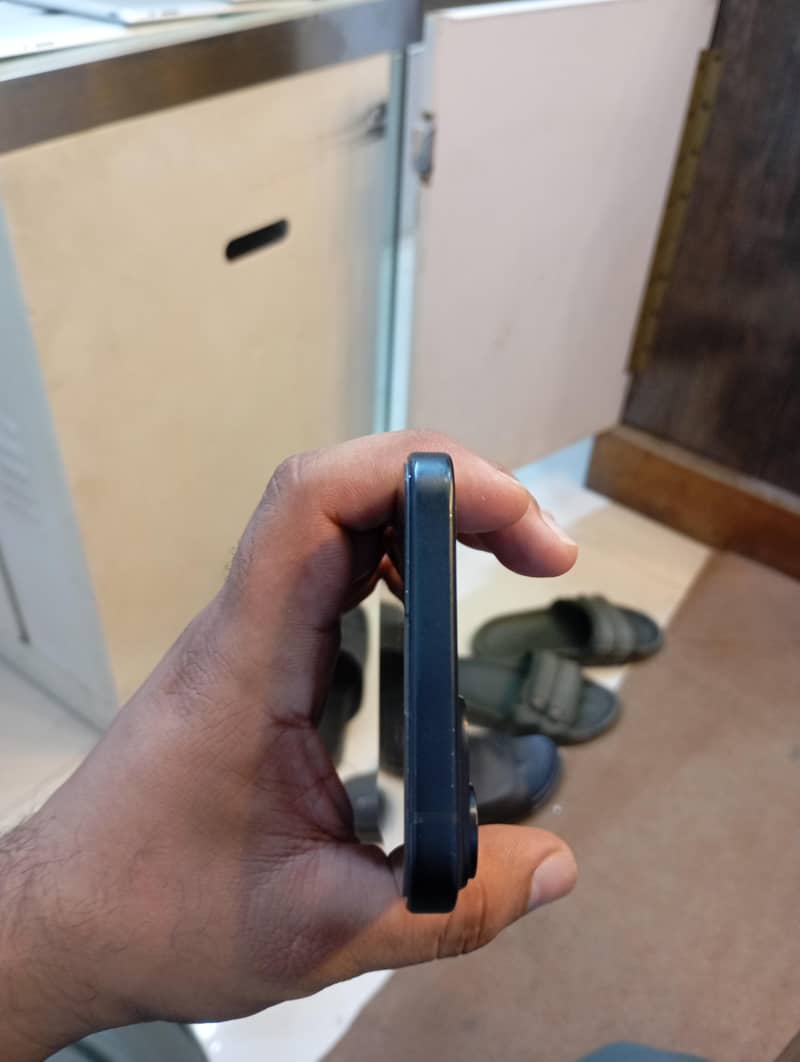 Apple iPhone 15 plus 8