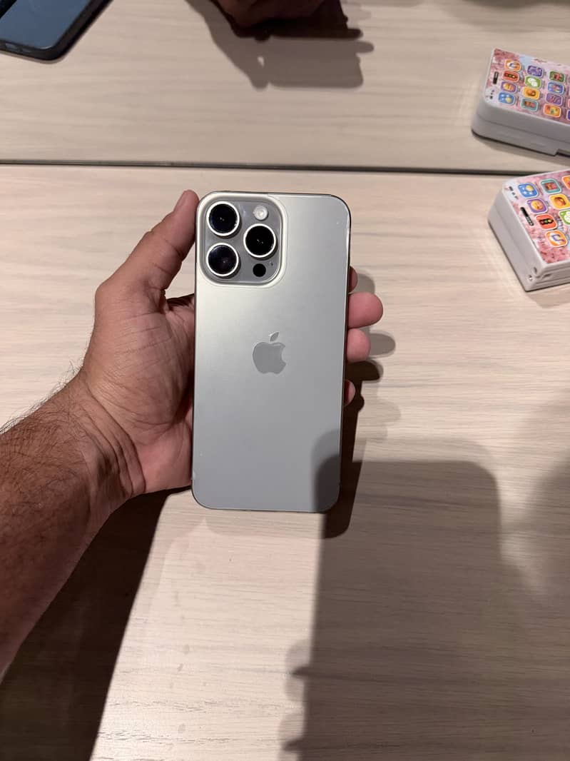 Apple iPhone 15 Pro Max 1