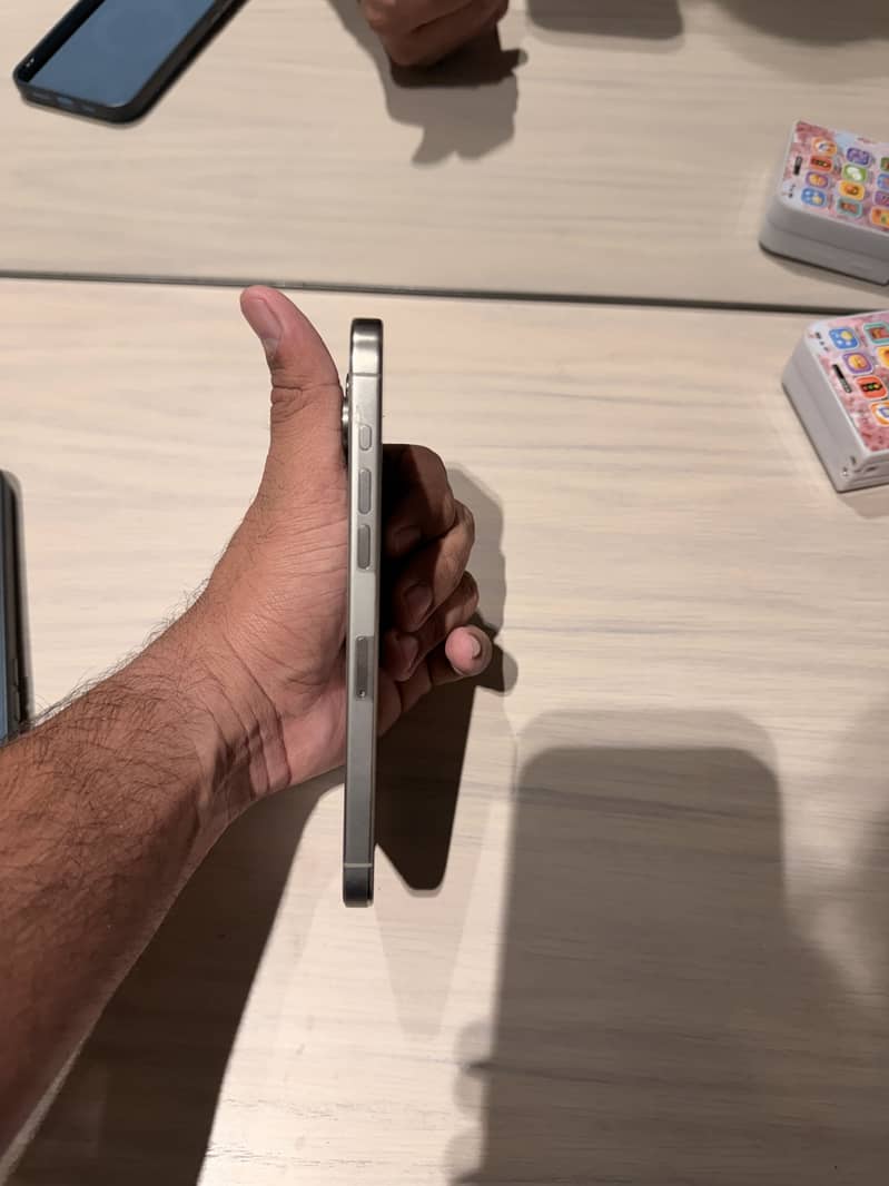 Apple iPhone 15 Pro Max 3