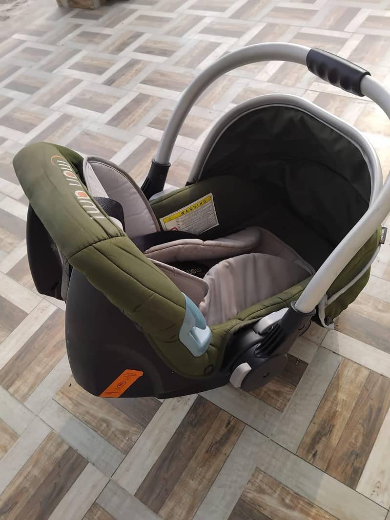 Carry Cot 1