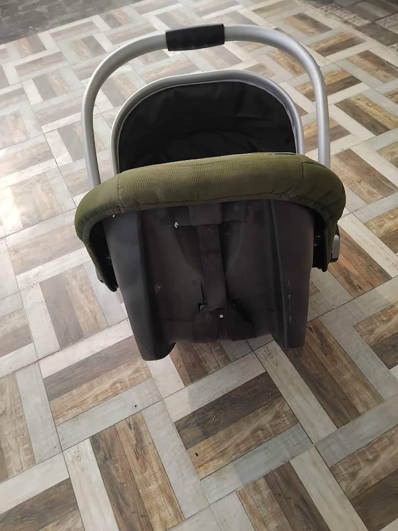 Carry Cot 3