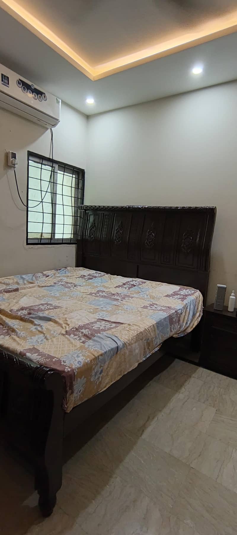Bed with side tables 3