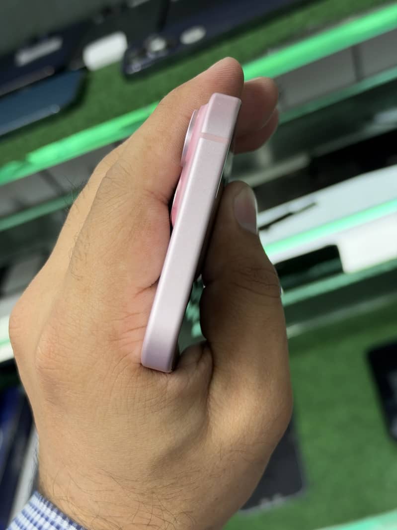Apple iPhone 15 2