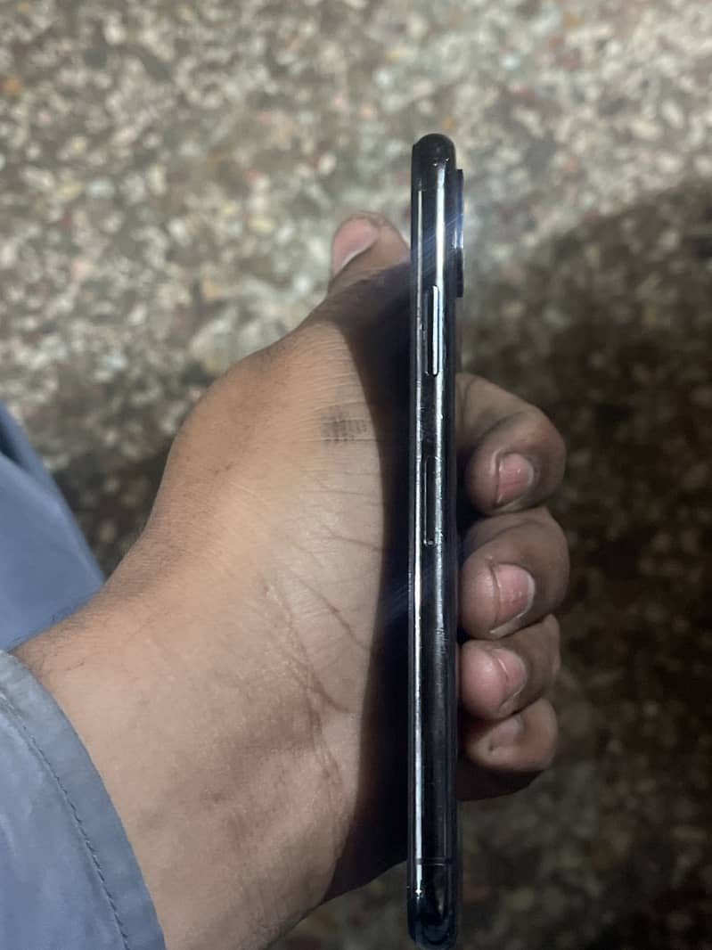 Apple iPhone X 3