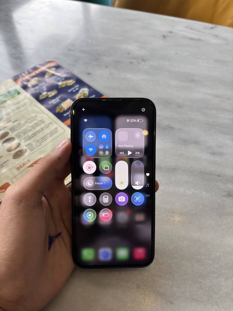 Apple iPhone 14 3