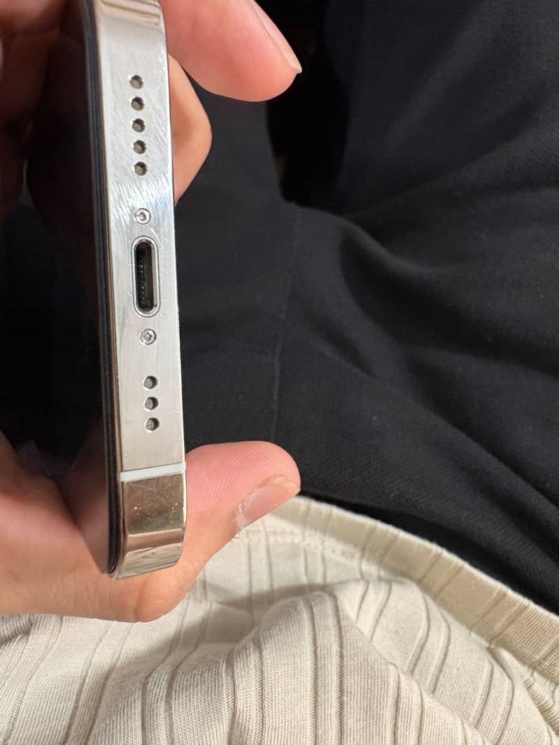 Apple iPhone 13 Pro 4