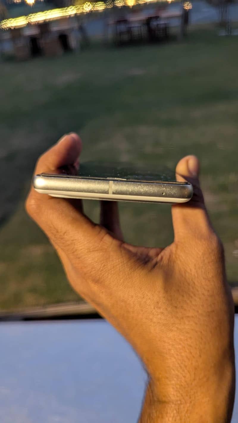 Google Pixel 7 4