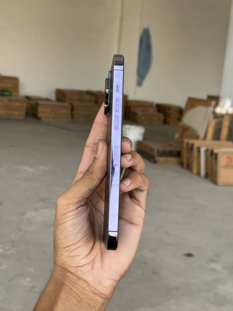 Apple iPhone 14 Pro Max 1