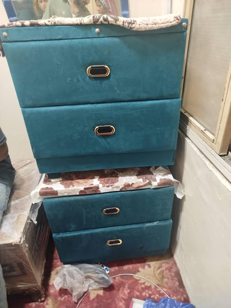 kahli bed or side table 0