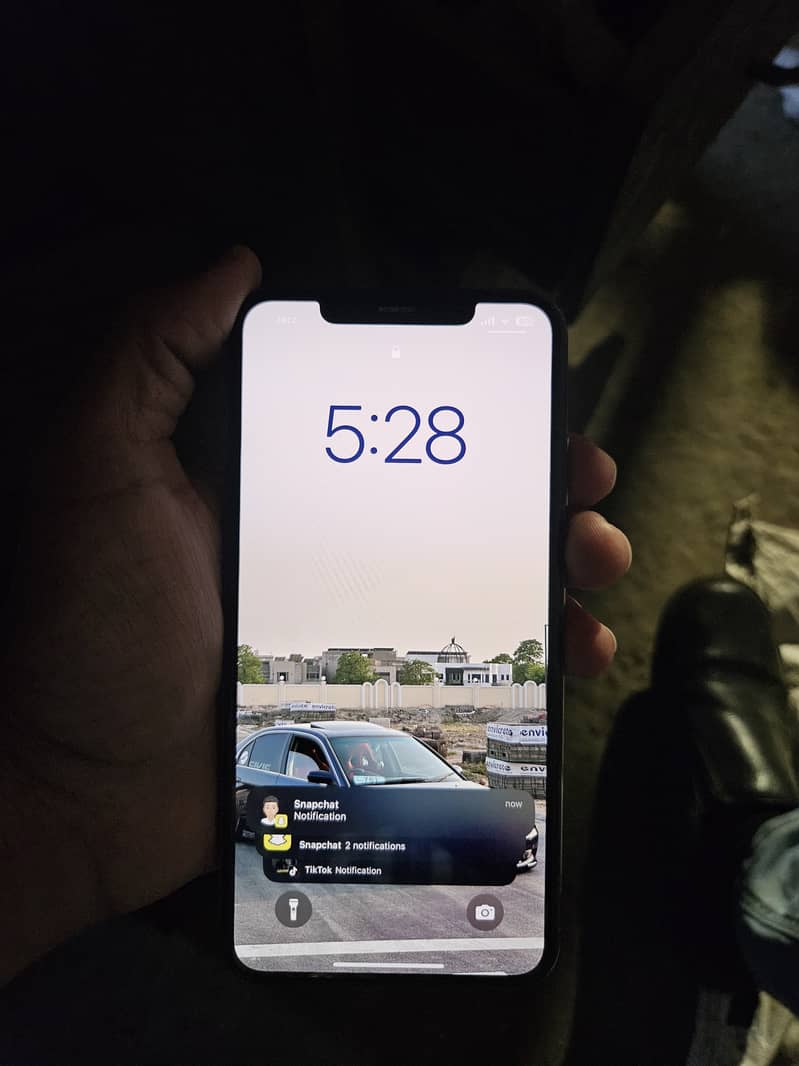 Apple iPhone XS Max 3