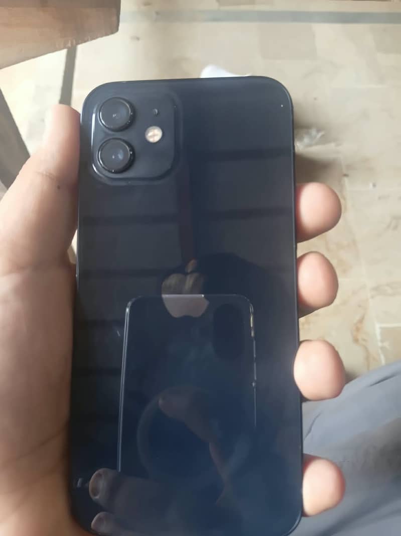 IPhone 12 3