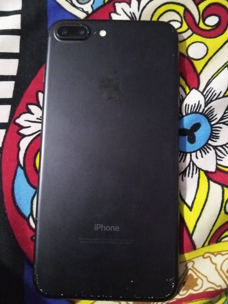 Apple iPhone 7 Plus 1