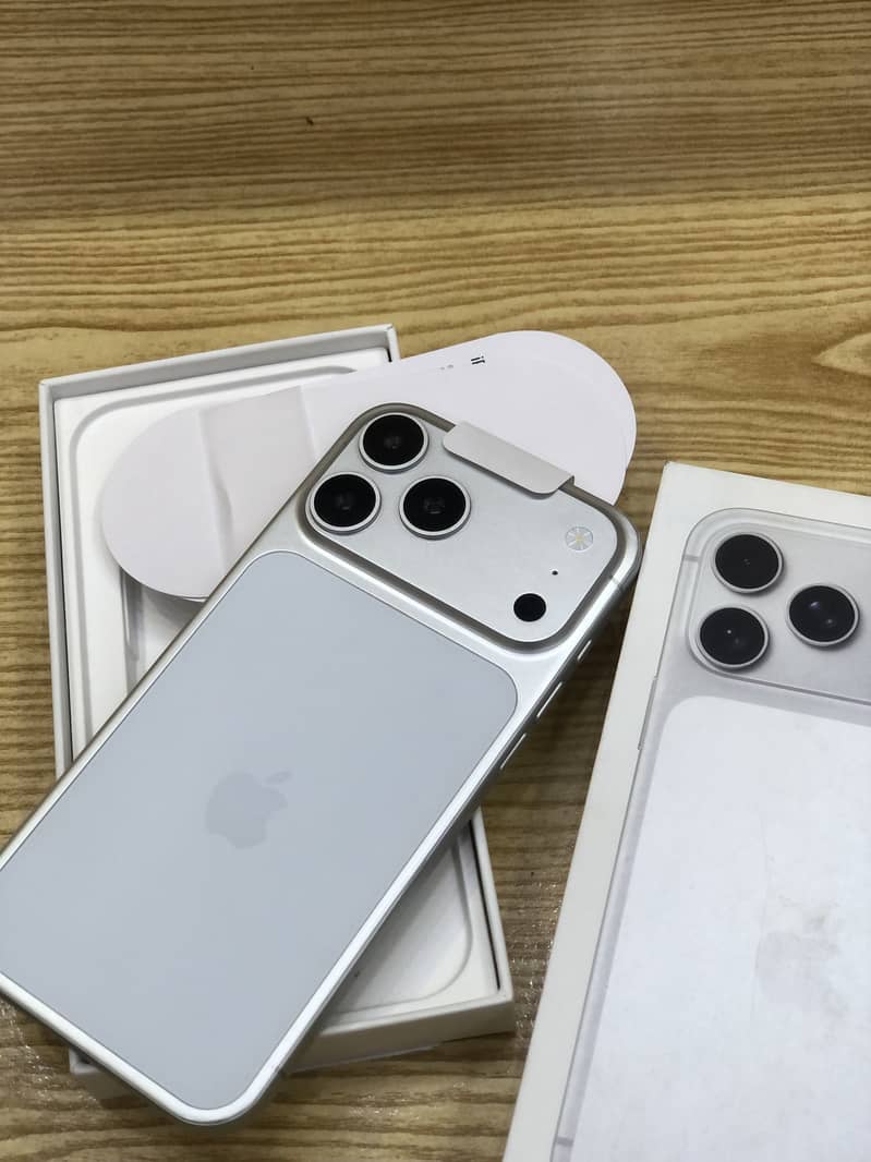 Apple iPhone 17 Pro Max dummy model 8